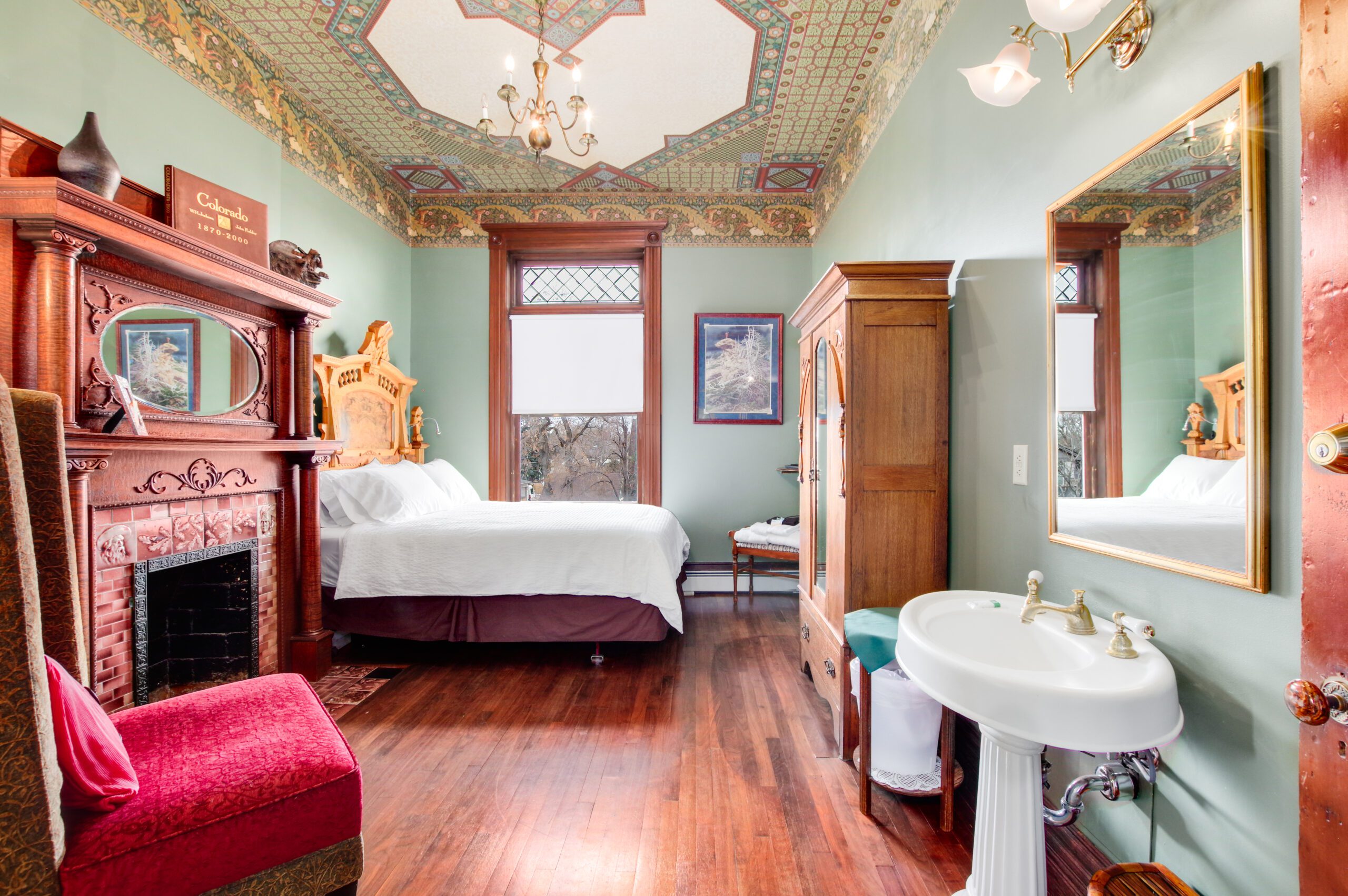 Lumber Baron Inn & Gardens Weed Friendly Hotel