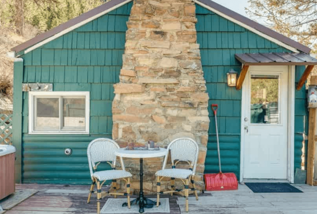 Rustic River Cabins Weed Friendly Hotel